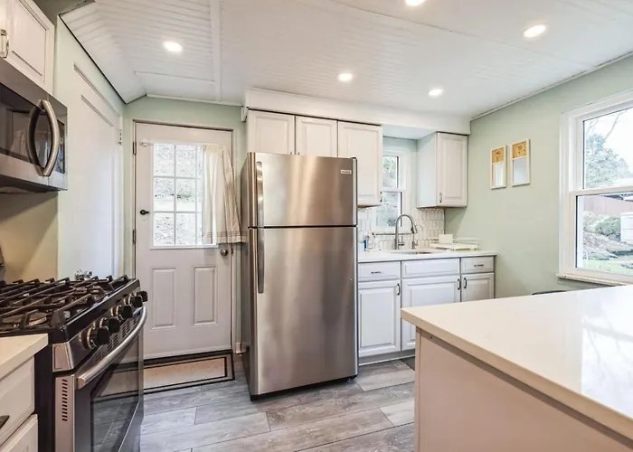 Spacious Family With Parking And Backyard * Pittsburgh